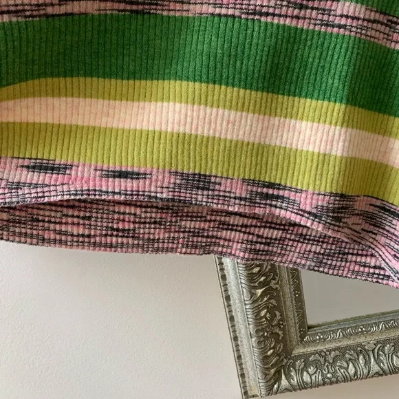 NWOT Urban Outfitters knit crop top M Super soft ! Never worn! - Picture 2 of 5